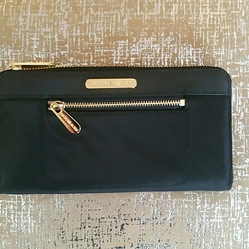 Michael kors fabric wallet